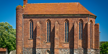 Widok na Kaplica Templariuszy w Chwarszczanach